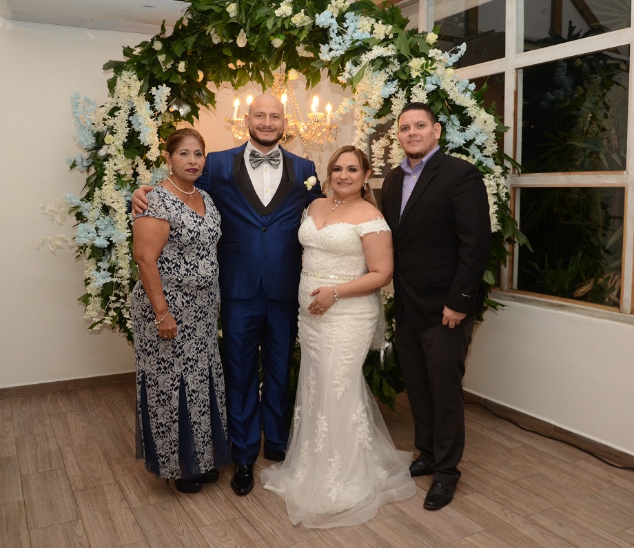 La boda de Víctor Rivera y Karen Martínez…Un amor que traspasa el tiempo
