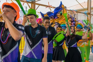 Seniors Entrance estilo carnavalesco protagoniza la Generación 2023 de la Escuela Villas del Campo