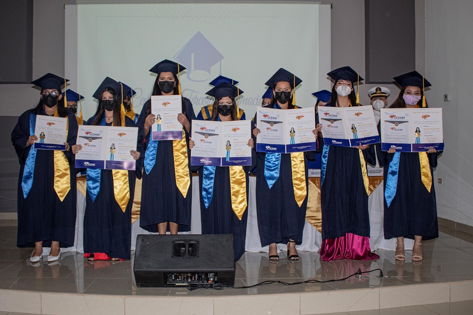 En un ambiente festivo la UCENM celebra su graduación 2022