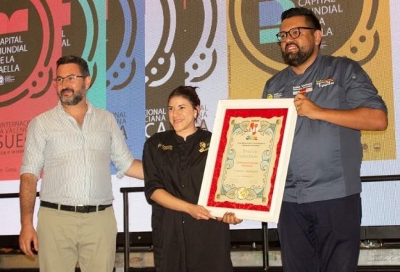 El chef hondureño Adán Ventura gana el premio a la mejor paella internacional en Valencia, España