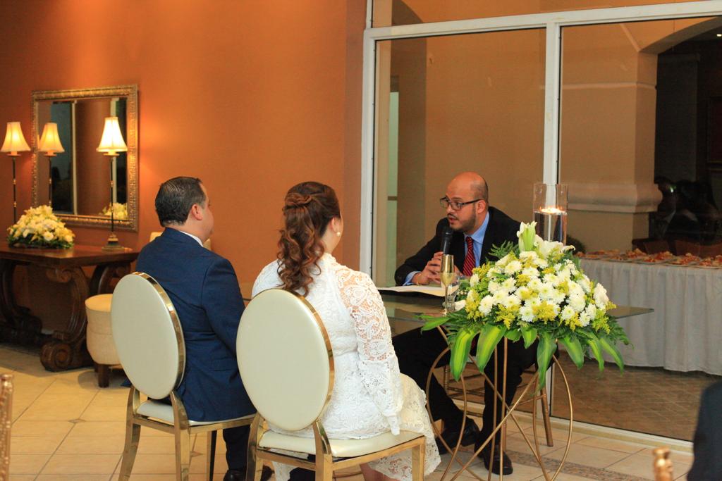 Anuar Velásquez y Sandra Madrid celebran su boda civil