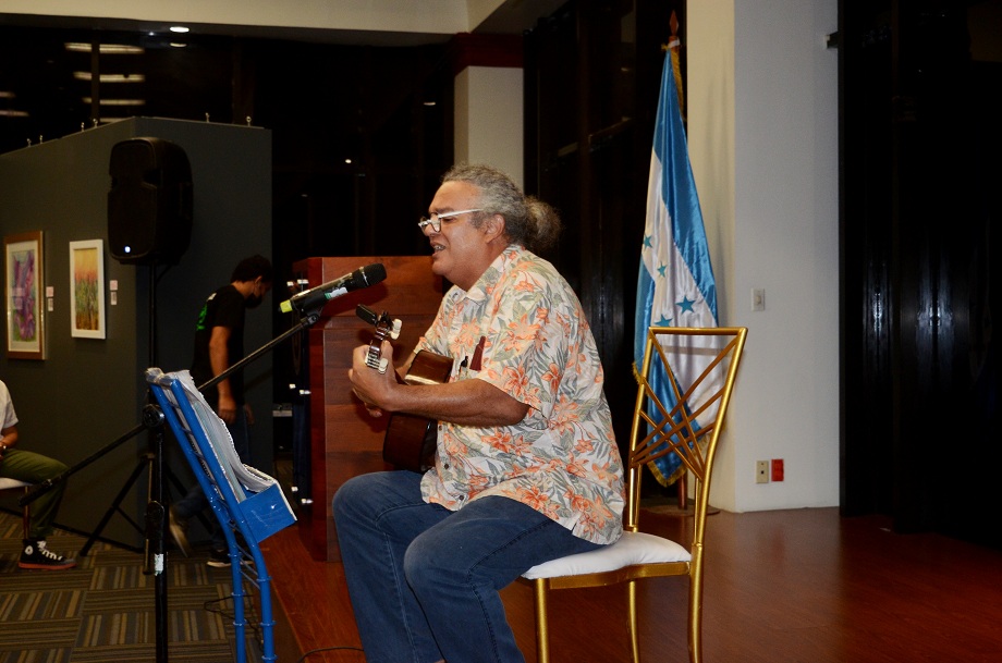 Grupo Cultural Tribu y Banpais rinde homenaje a Guillermo Anderson y al poeta Héctor Flores