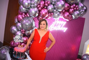 Amelia de Flores festeja sus fabulosos 60