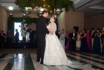 Luis Boesch y Melissa Rodríguez sellan su amor ante Dios