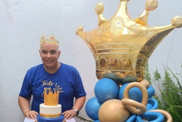 Como todo un rey festejan a Sergio López Navarro por su cumpleaños