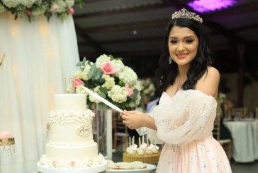 La noche mágica para Ana Marilyn Bustillo en sus XV años