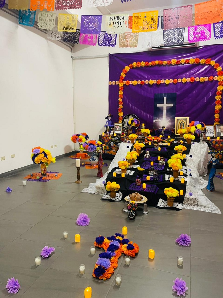 Consulado de México exhibe tradicional “Altar del Día de Muertos” en el Hotel Copantl