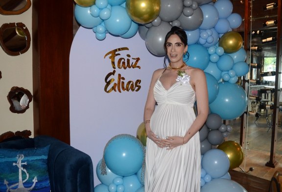 Yazmín de Handal ¡Feliz! con su baby shower al estilo náutico