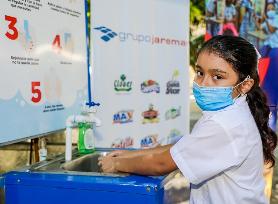 Grupo Jaremar dota de estaciones de lavado de manos a 50 centros educativos en el país
