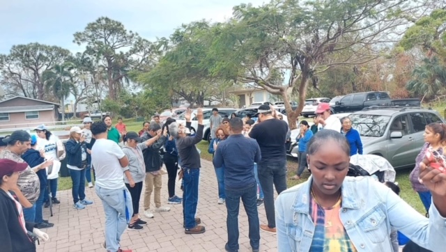 Hondureños apoyaron caravana de la esperanza para damnificados en Fort Myers, Florida