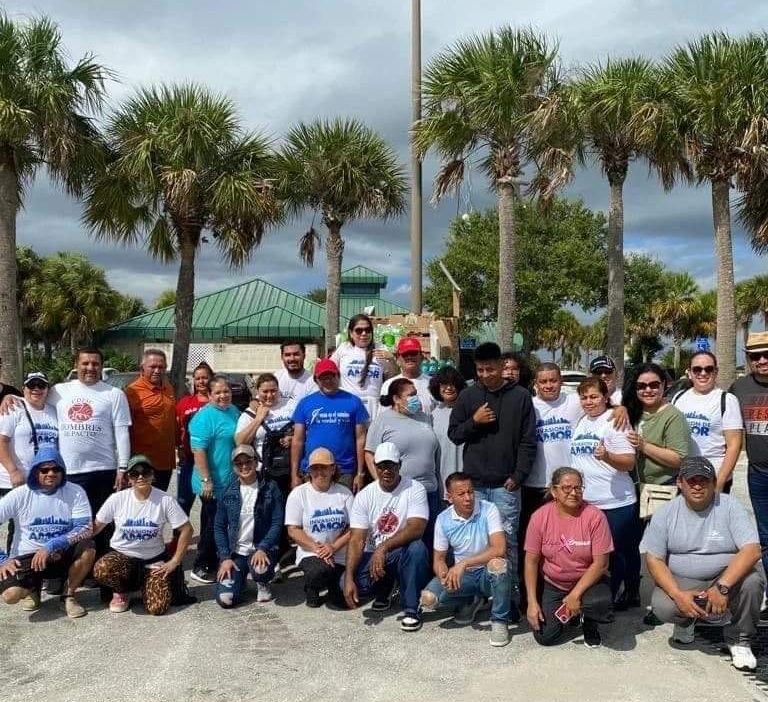 Hondureños apoyaron caravana de la esperanza para damnificados en Fort Myers, Florida
