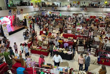 Más de 150 emprendedores exponen en el Bazar Navideño en Expocentro