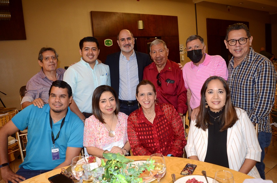 CCIC ofrece convivio navideño a periodistas sampedranos