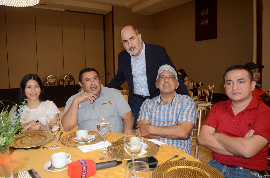 CCIC ofrece convivio navideño a periodistas sampedranos