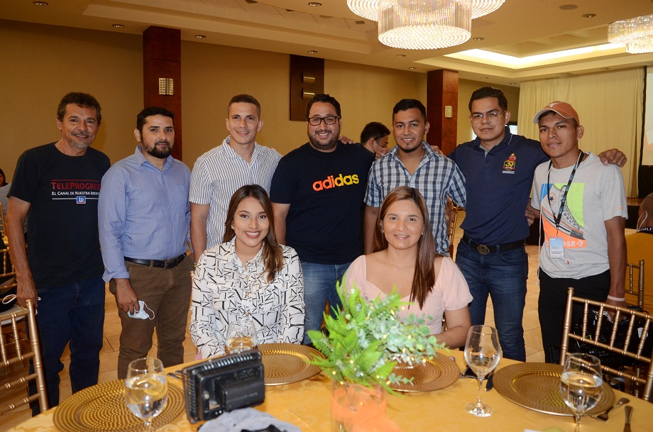 CCIC ofrece convivio navideño a periodistas sampedranos