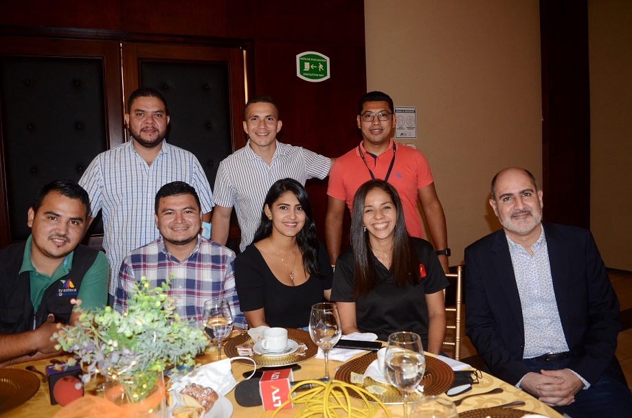 CCIC ofrece convivio navideño a periodistas sampedranos