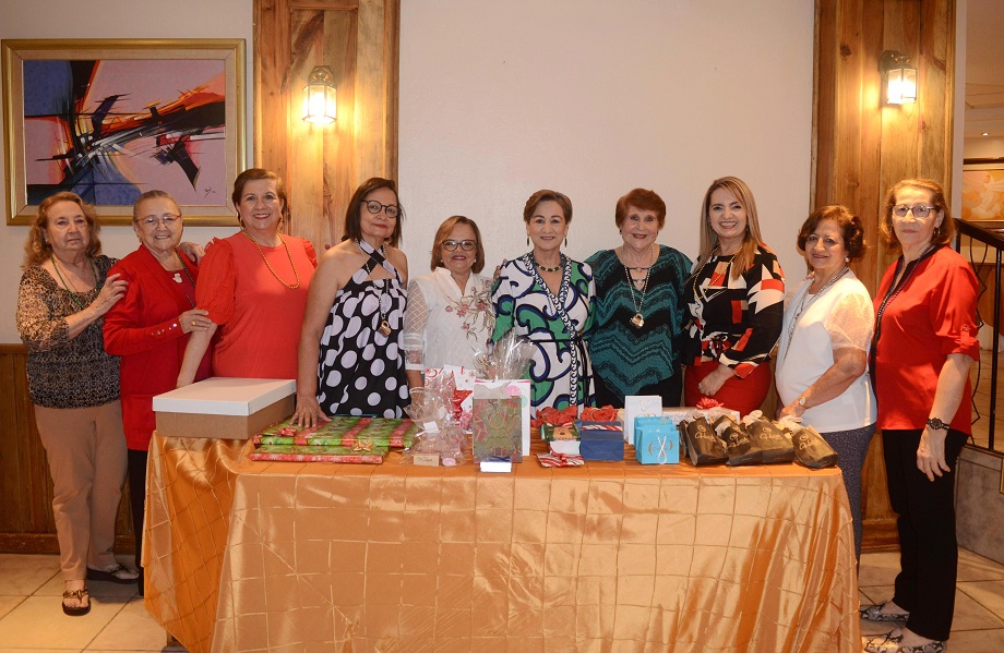 Damas del Club Internacional de Mujeres celebran Té navideño