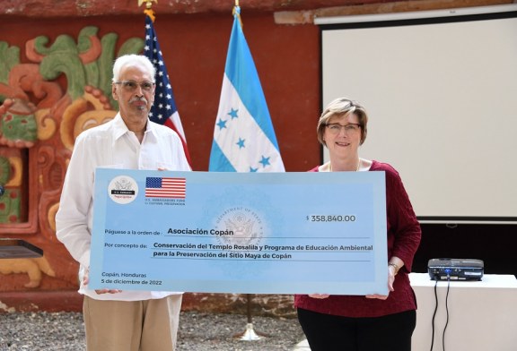 Gobierno de EEUU hace entrega del Premio “Fondo de los Embajadores para la Preservación Cultural” a la Asociación Copán