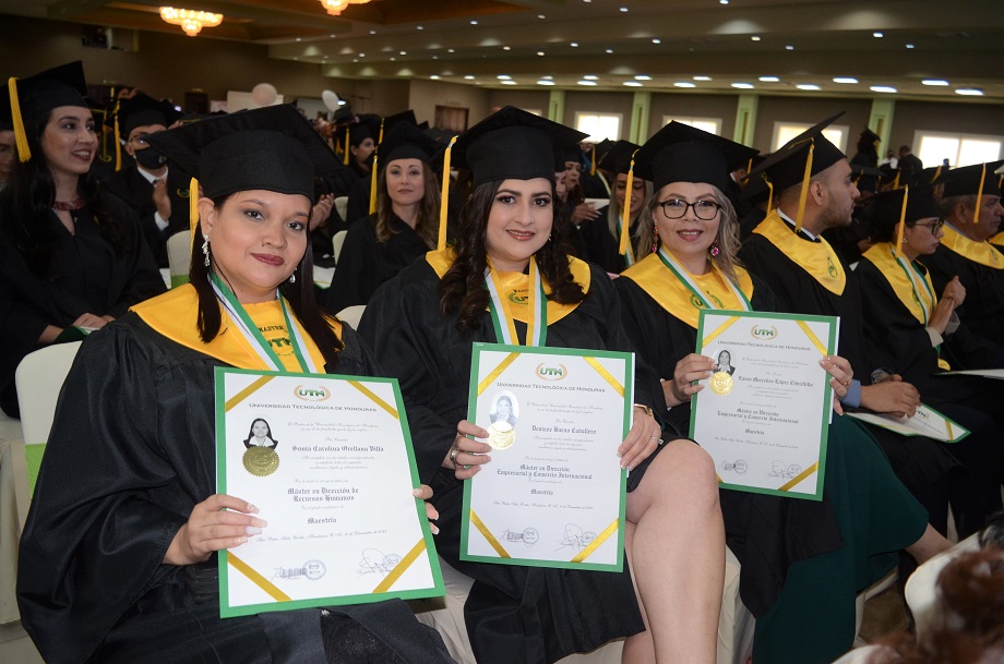 En su quincuagésima graduación UTH entrega a la sociedad 270 nuevos profesionales