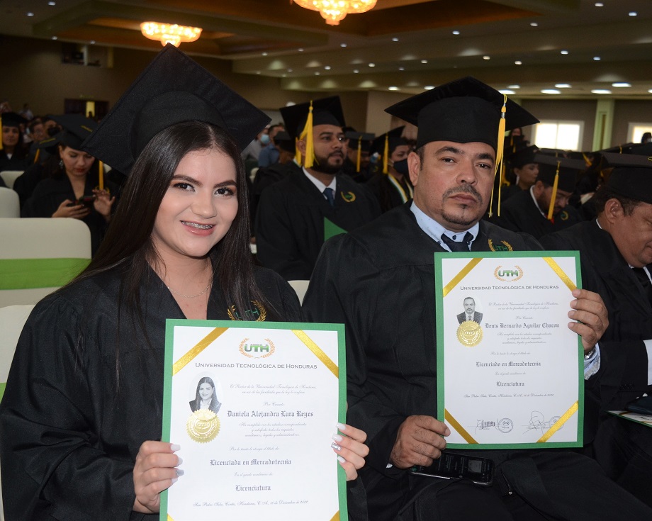 En su quincuagésima graduación UTH entrega a la sociedad 270 nuevos profesionales