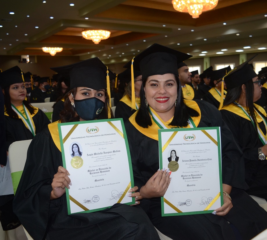 En su quincuagésima graduación UTH entrega a la sociedad 270 nuevos profesionales