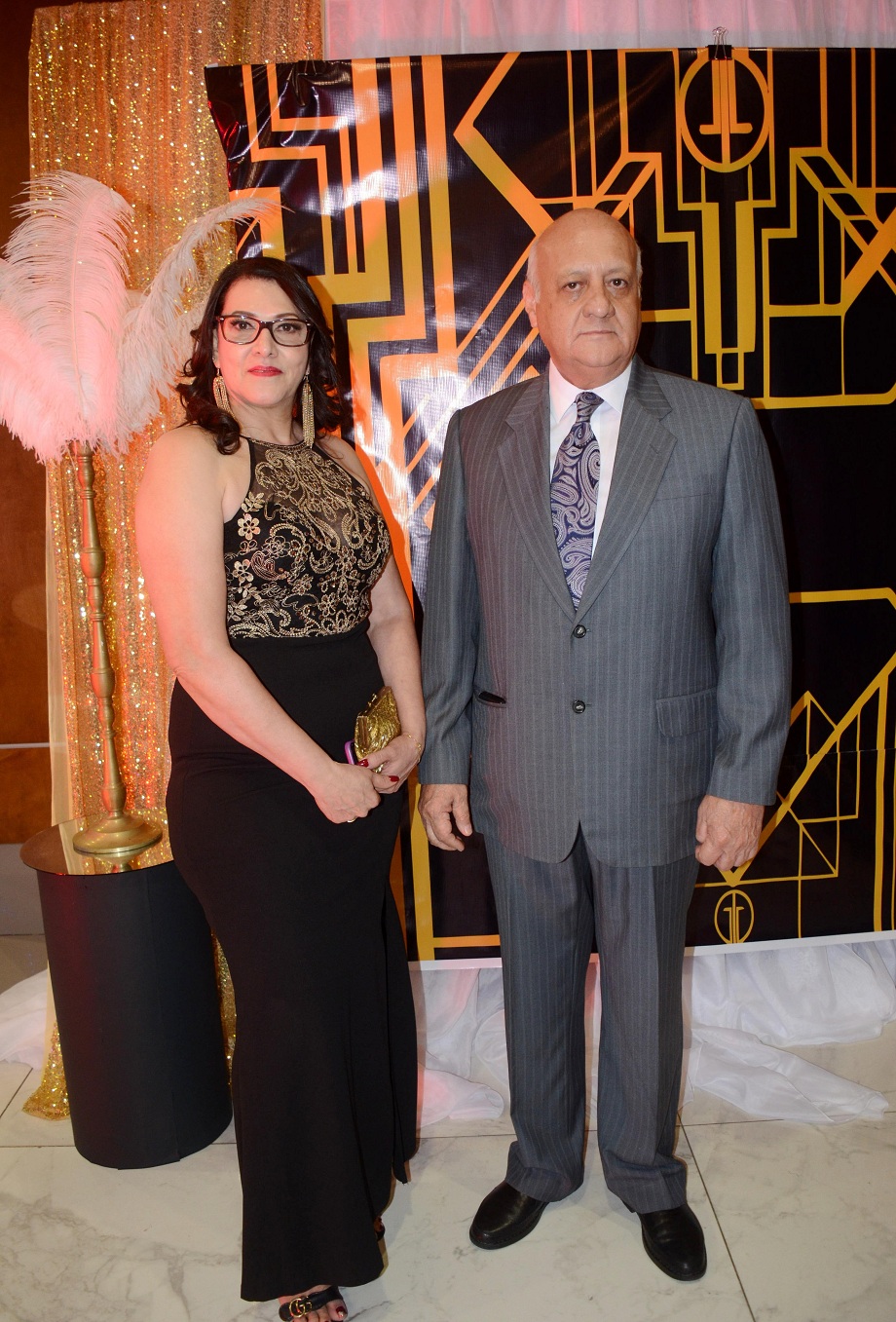 El glamur de Broadway engalanó la fiesta navideña de UTH y su corporativo de financieras