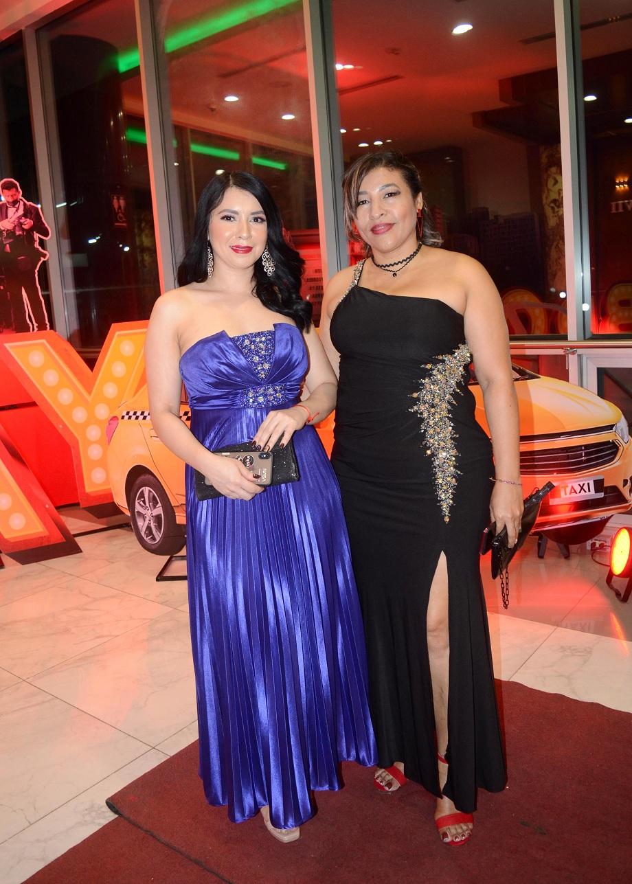 El glamur de Broadway engalanó la fiesta navideña de UTH y su corporativo de financieras