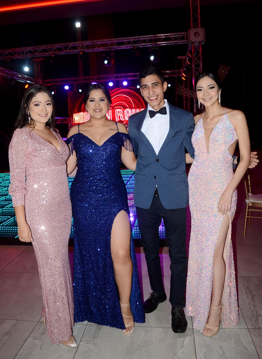 El glamur de Broadway engalanó la fiesta navideña de UTH y su corporativo de financieras