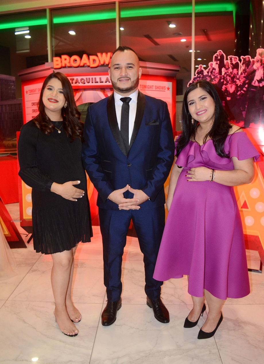 El glamur de Broadway engalanó la fiesta navideña de UTH y su corporativo de financieras
