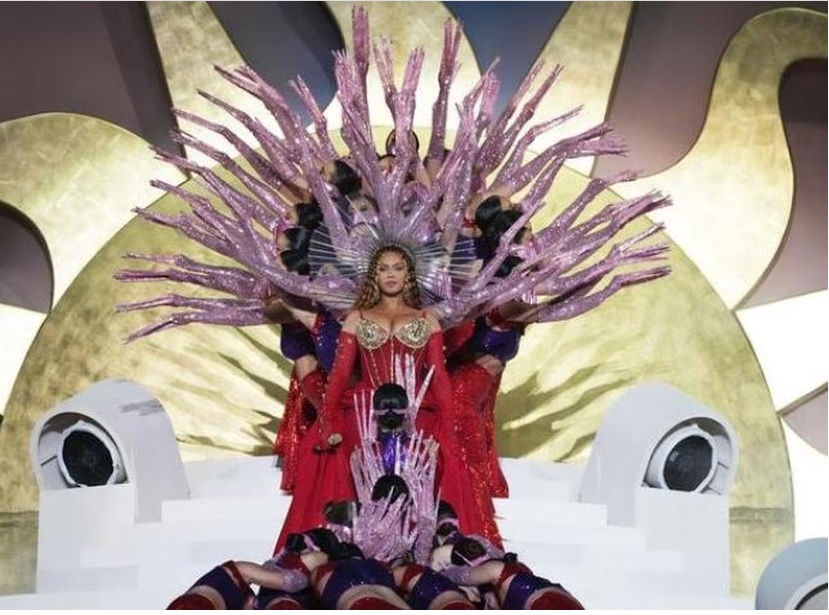Beyoncé impacta con espectáculo en Dubai por el que cobró 24 millones