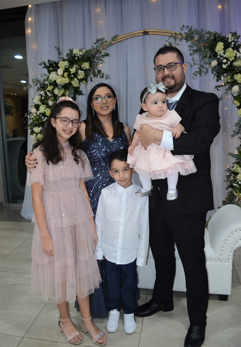 Felices y enamorados se unen en matrimonio Juan Carlos Henríquez y Laura Orellana