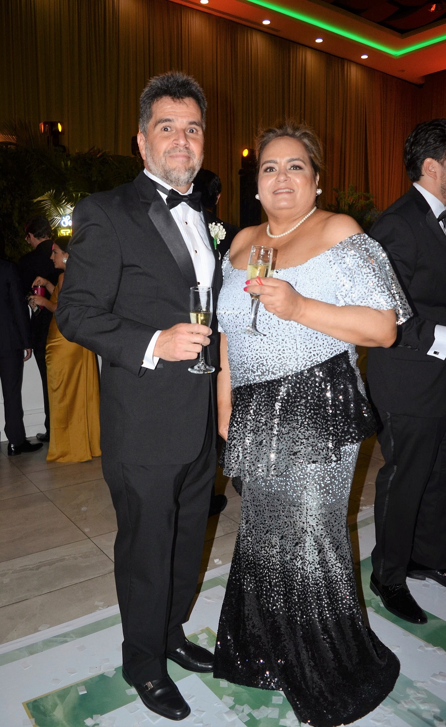 Luis Antonio Ortez e Isabela Martínez de Ortez, padres del novio