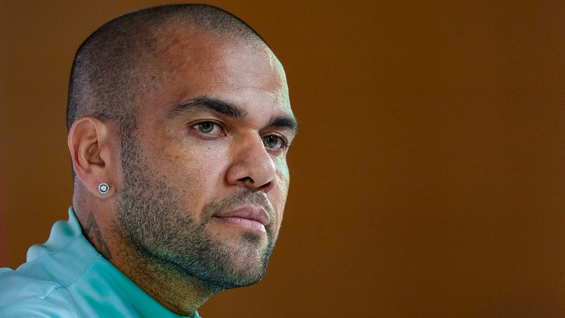Detienen al futbolista Dani Alves por presunta agresión sexual