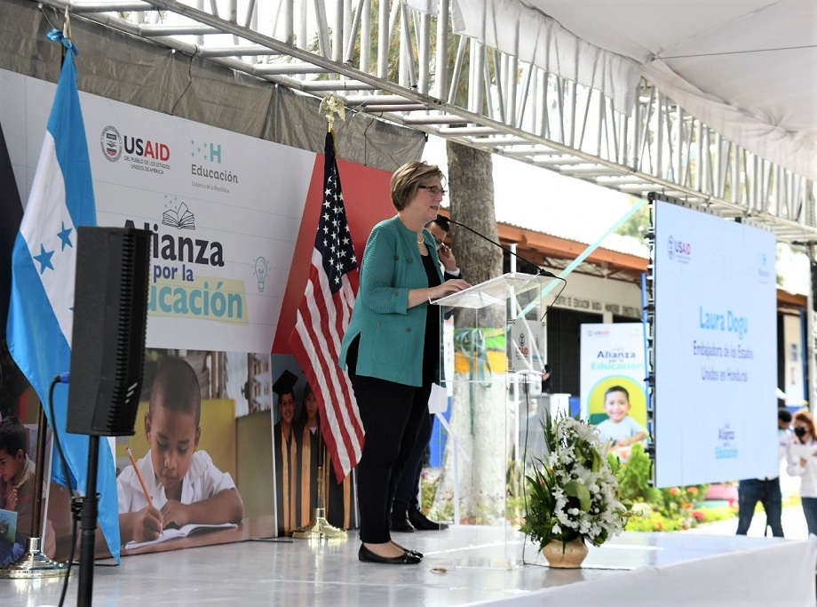 Gobiernos de EEUU y Honduras con al sector privado anuncian alianza para fortalecer la educación