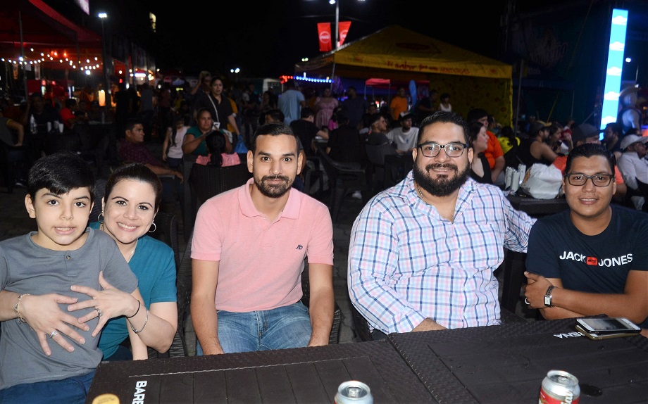 Ellos disfrutaron del “Festival del Pollo chuco” en San Pedro Sula