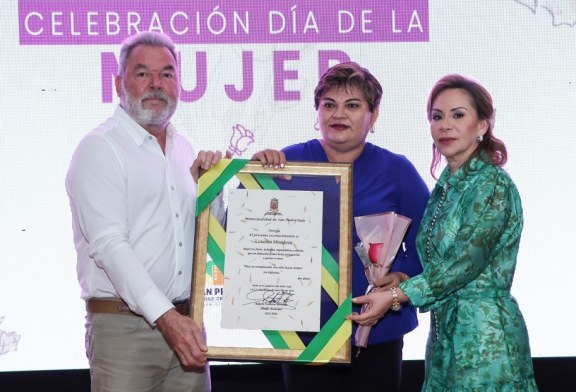 Honran la trayectoria de mujeres destacadas en San Pedro Sula
