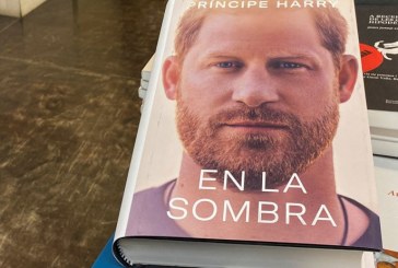 Sale a la venta polémico libro de memorias del príncipe Harry que preocupa a la corona británica