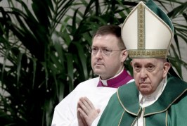 Papa Francisco: “Ser homosexual no es un delito, pero sí es un pecado”