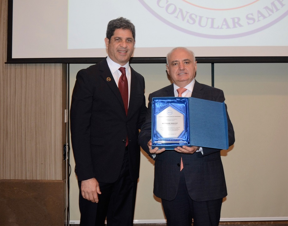 José Martín Chicas asume presidencia del Cuerpo Consular Sampedrano