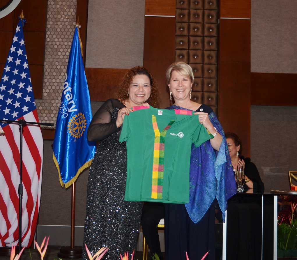 Gala e honor a Jennifer Jones, presidente de Rotary International