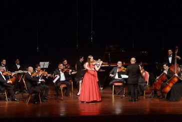 Elena Mikhailova encantó a los sampedranos con su violín