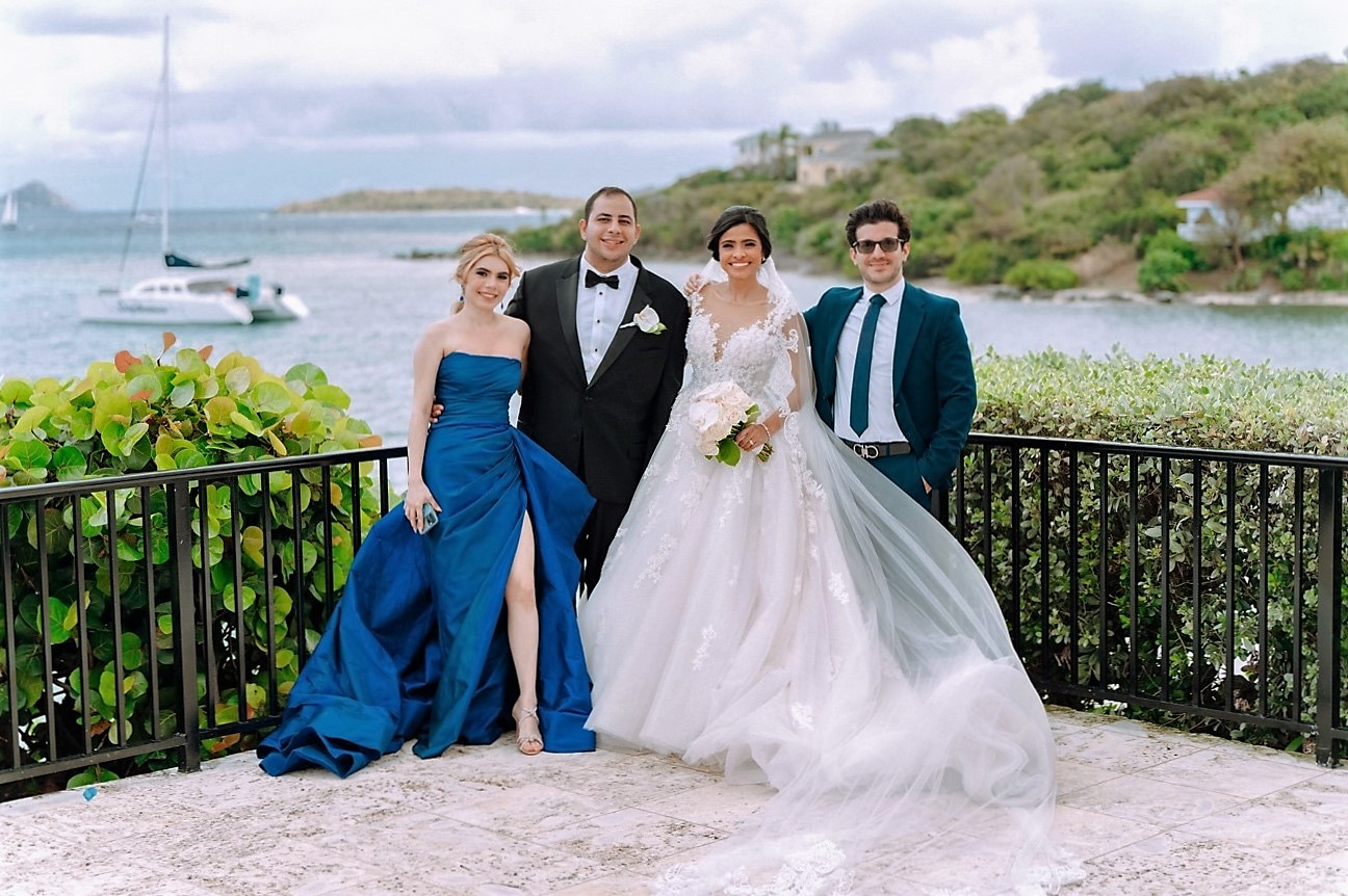 Víctor Bendeck y Brenda Palada celebran su boda a bordo de un crucero en el caribe