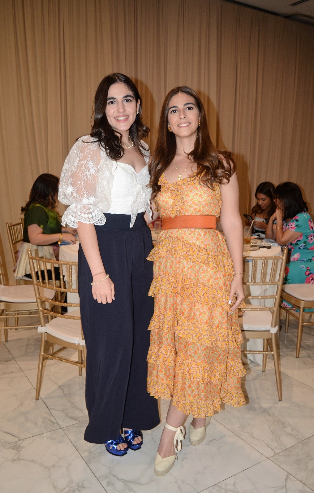 Globos aerostáticos y animalitos en el baby shower dedicado a Elena Flores-Gómez de Zelaya