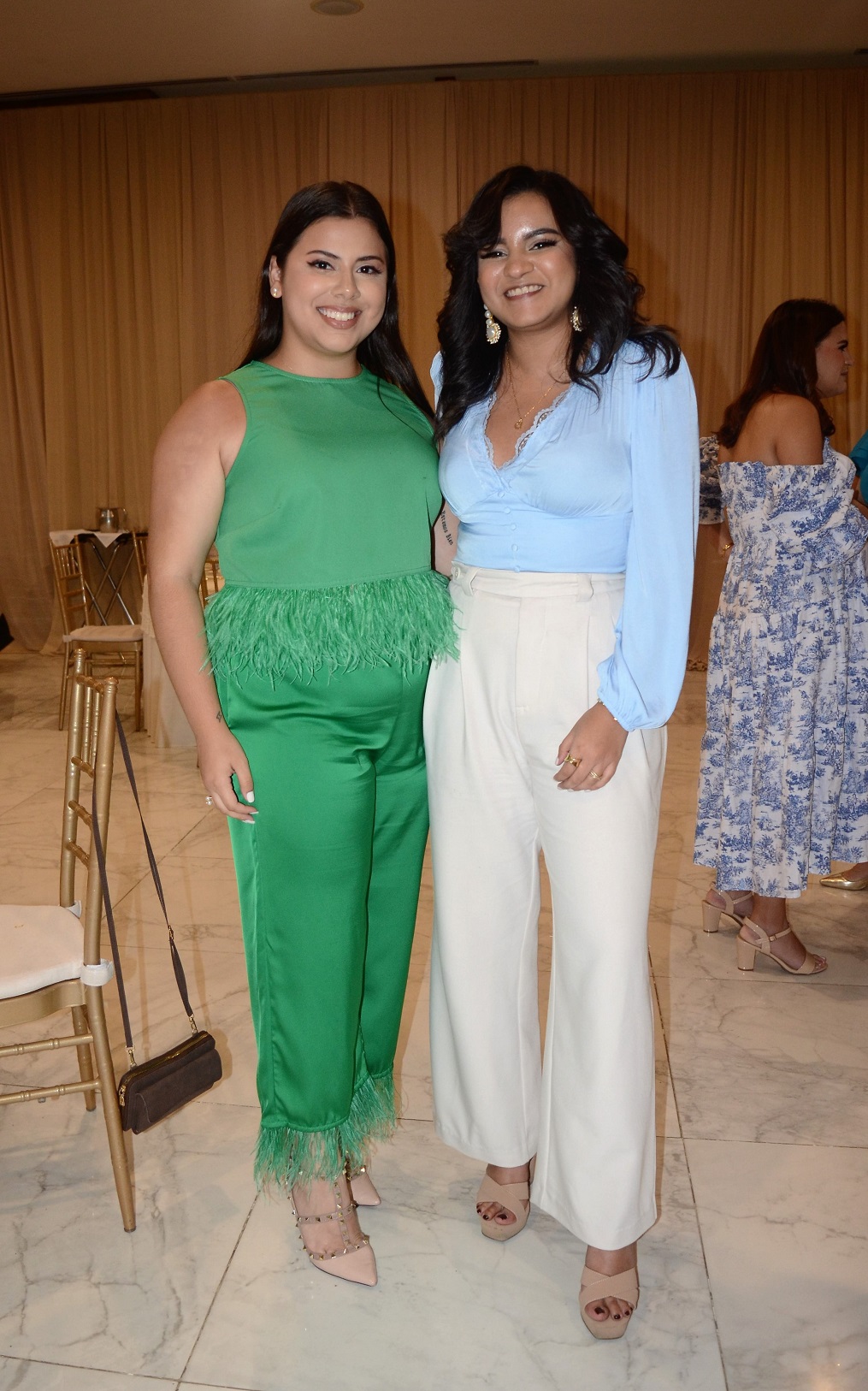 Globos aerostáticos y animalitos en el baby shower dedicado a Elena Flores-Gómez de Zelaya
