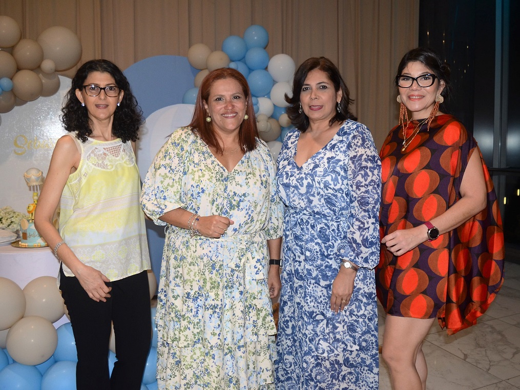Globos aerostáticos y animalitos en el baby shower dedicado a Elena Flores-Gómez de Zelaya