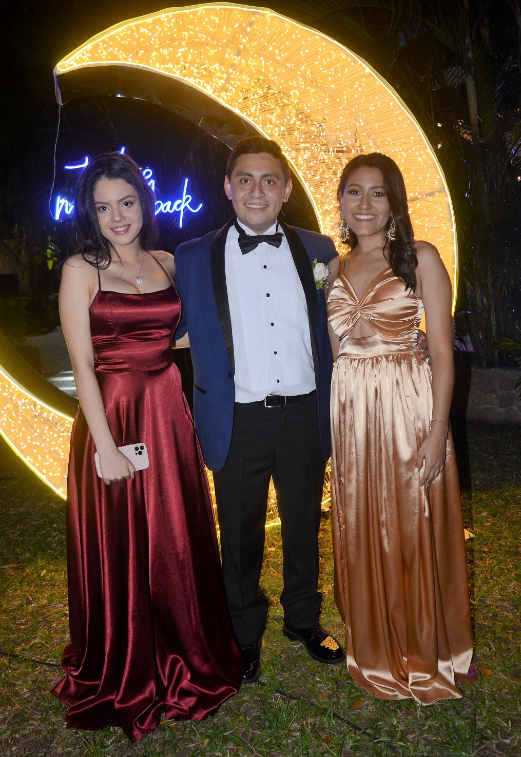 Bajo la luna y las estrellas se dan el “Sí acepto” Melanie Casanova y Daniel Vallecillo