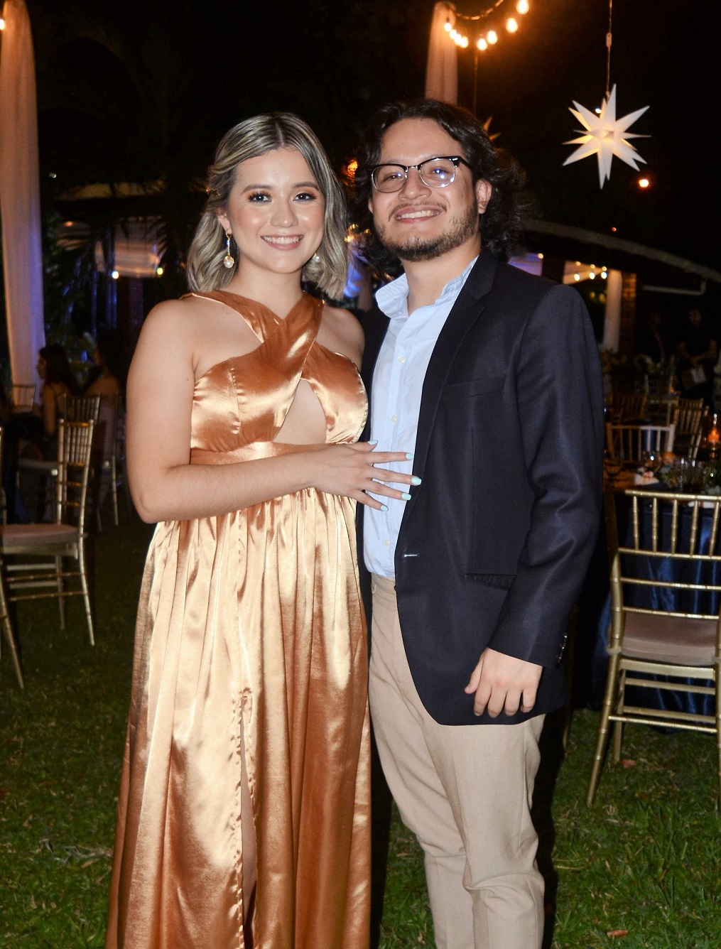 Bajo la luna y las estrellas se dan el “Sí acepto” Melanie Casanova y Daniel Vallecillo