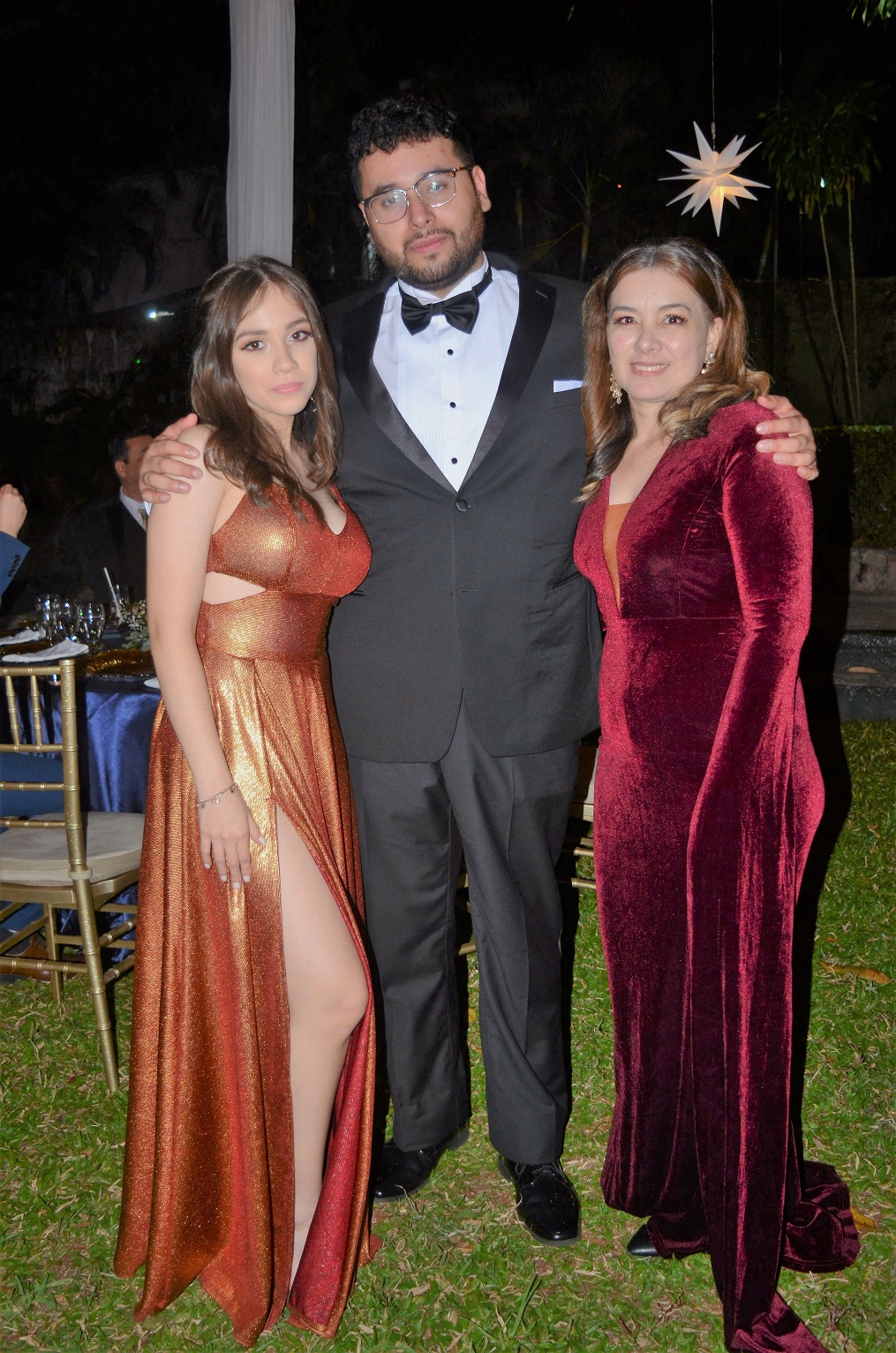 Bajo la luna y las estrellas se dan el “Sí acepto” Melanie Casanova y Daniel Vallecillo