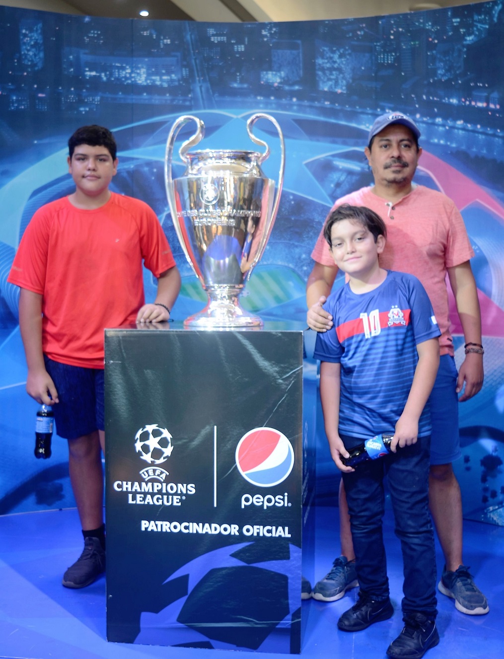 Plaza Pedregal albergó este martes la Copa Champions League en su vista a San Pedro Sula