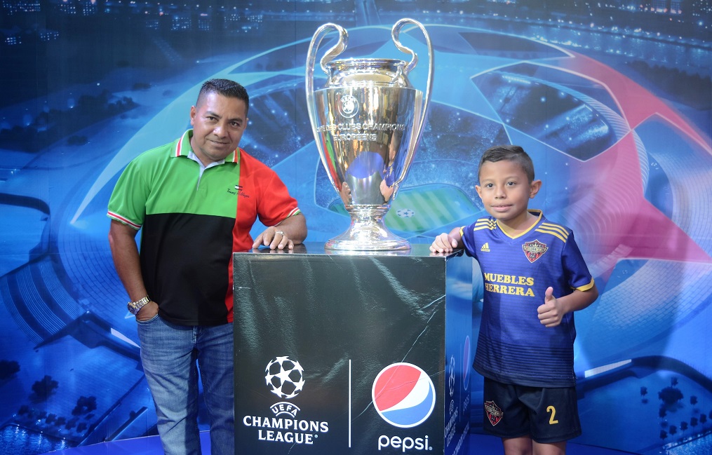 Plaza Pedregal albergó este martes la Copa Champions League en su vista a San Pedro Sula